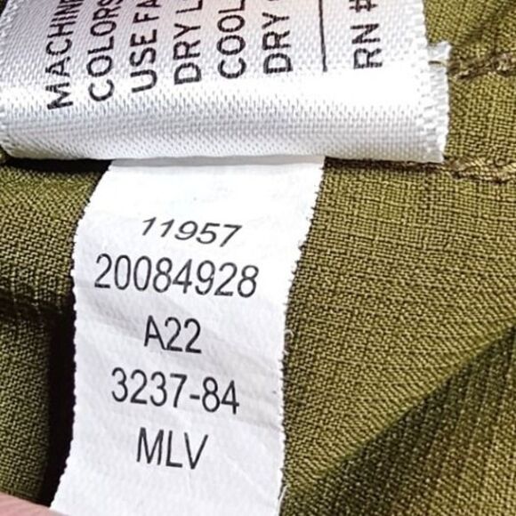 Duluth Trading Company Mens M Olive Action Standard Fit Long Sleeve Shirt - Picture 9 of 10